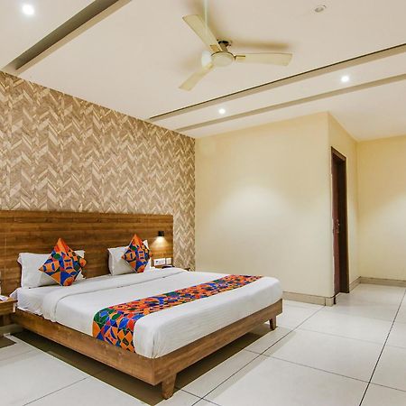 Fabhotel Golden Glory Нью-Дели Экстерьер фото