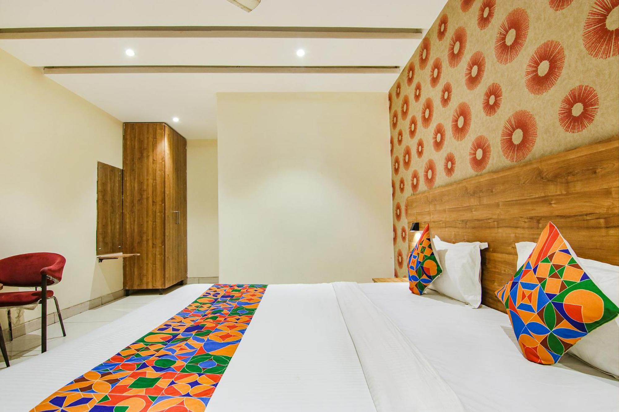 Fabhotel Golden Glory Нью-Дели Экстерьер фото