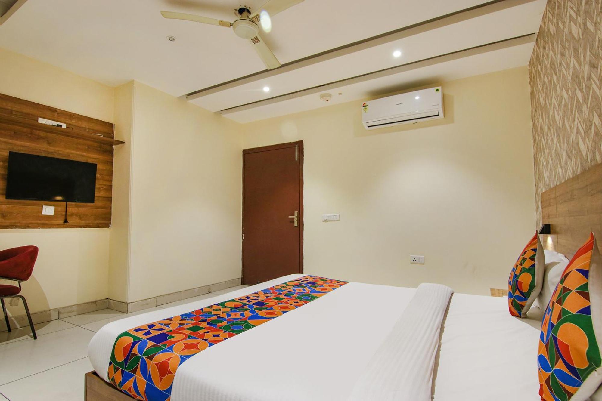 Fabhotel Golden Glory Нью-Дели Экстерьер фото