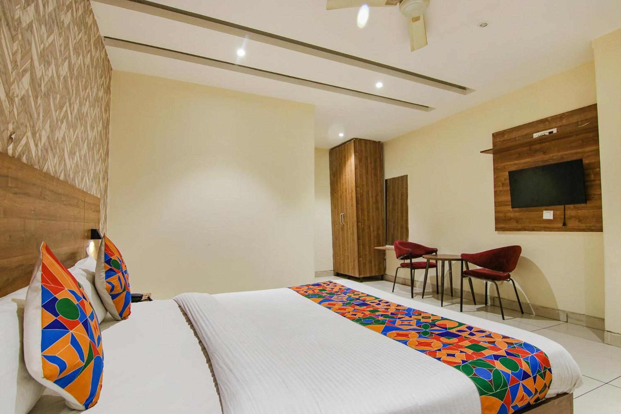 Fabhotel Golden Glory Нью-Дели Экстерьер фото