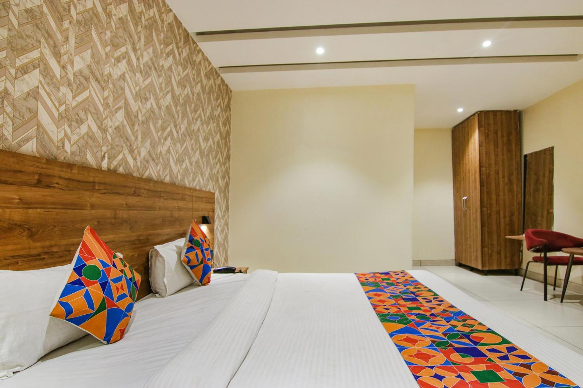 Fabhotel Golden Glory Нью-Дели Экстерьер фото